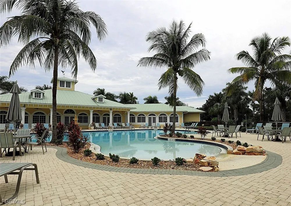 Sea Trawler Bend #1803 North Fort Myers, FL 33903