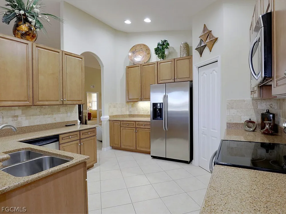 Sea Trawler Bend #1803 North Fort Myers, FL 33903