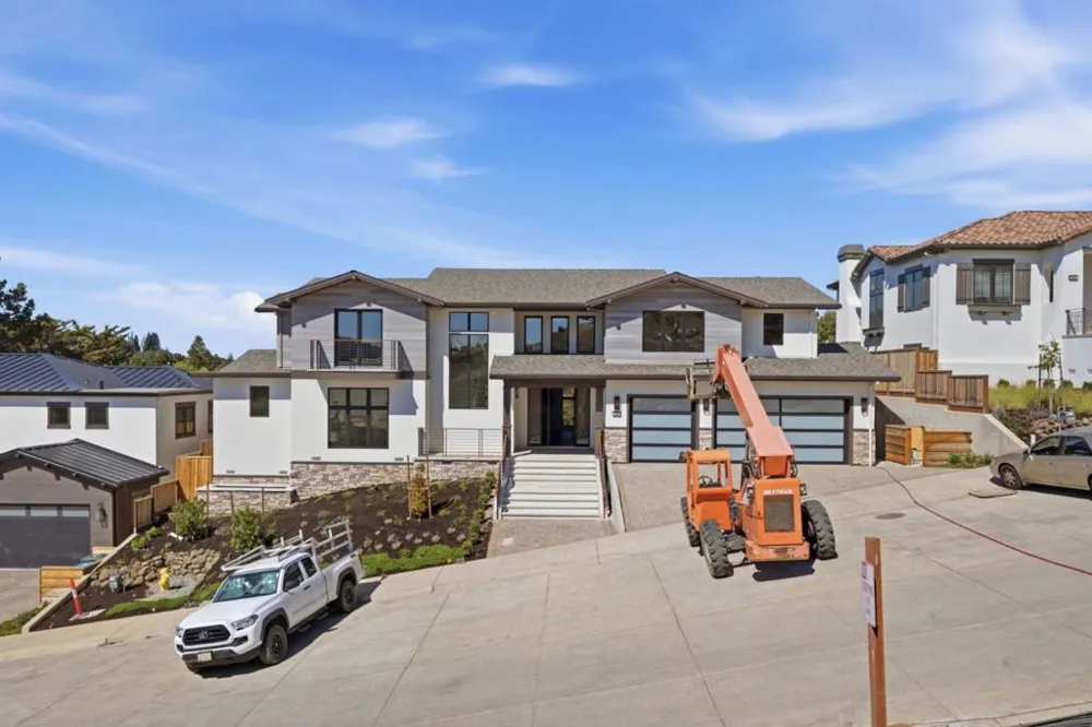 18 Bel Aire Lane San Mateo, CA 94402