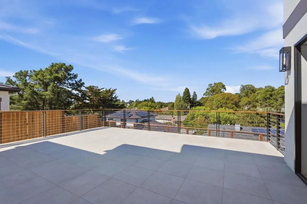 18 Bel Aire Lane San Mateo, CA 94402