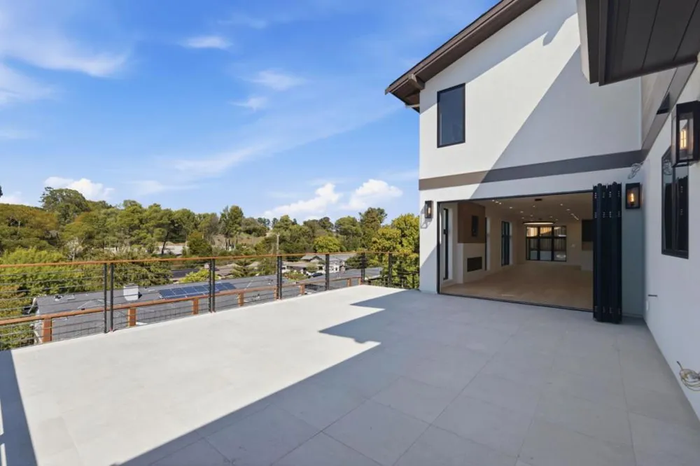 18 Bel Aire Lane San Mateo, CA 94402