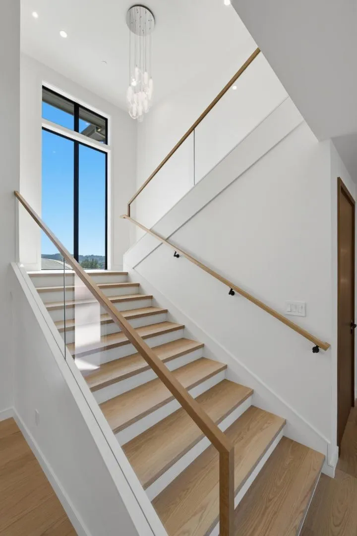 18 Bel Aire Lane San Mateo, CA 94402