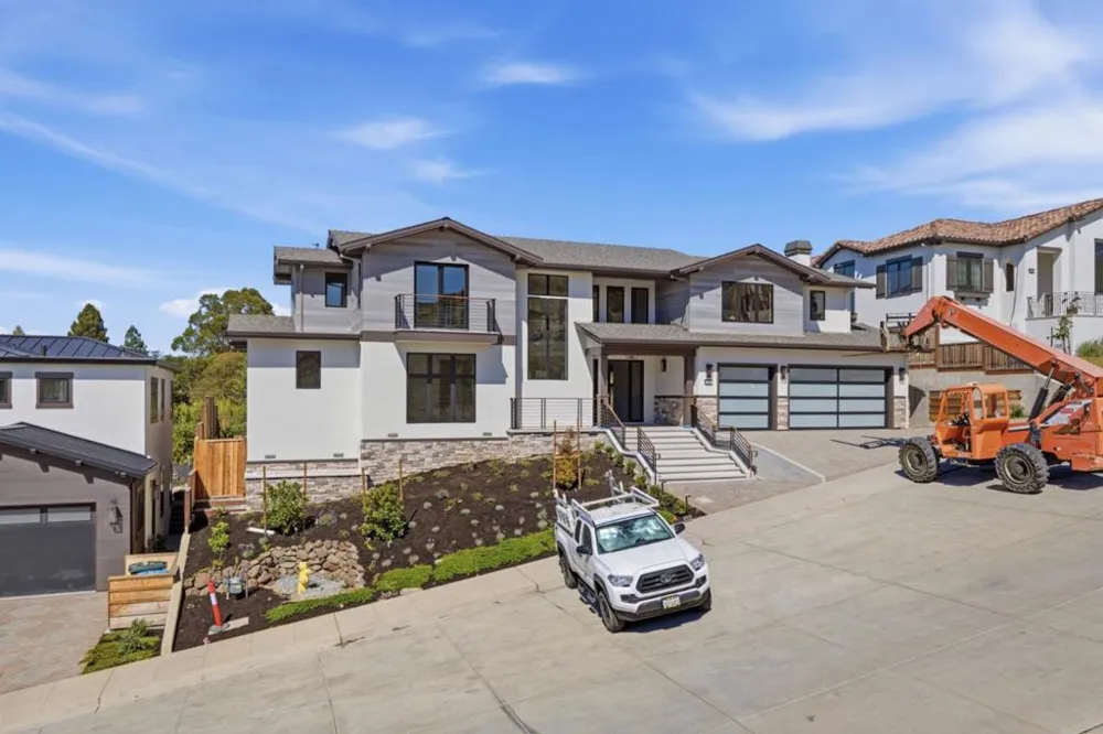 18 Bel Aire Lane San Mateo, CA 94402