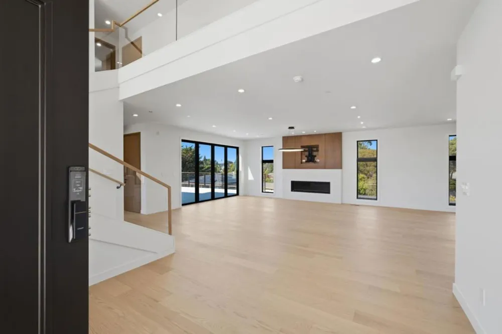 18 Bel Aire Lane San Mateo, CA 94402
