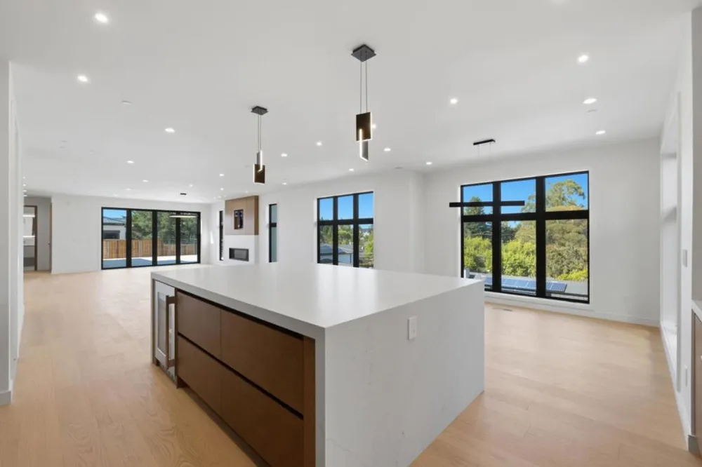 18 Bel Aire Lane San Mateo, CA 94402