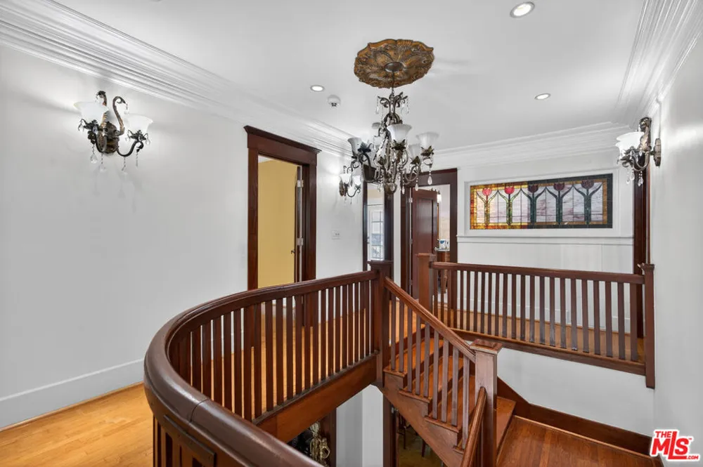 867 S Bronson Avenue Los Angeles, CA 90005