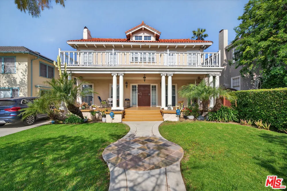 867 S Bronson Avenue Los Angeles, CA 90005