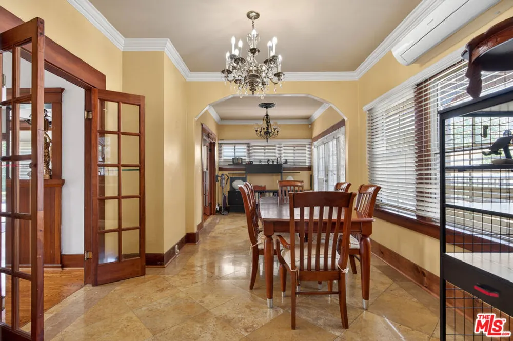 867 S Bronson Avenue Los Angeles, CA 90005