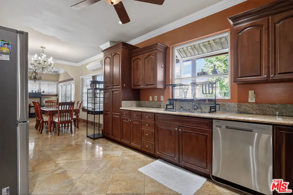 867 S Bronson Avenue Los Angeles, CA 90005