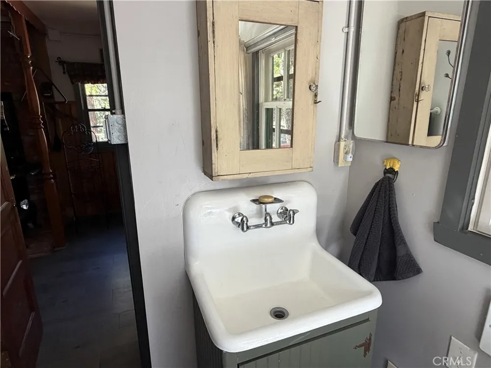 120 Barton Flats Angelus Oaks, CA 92305