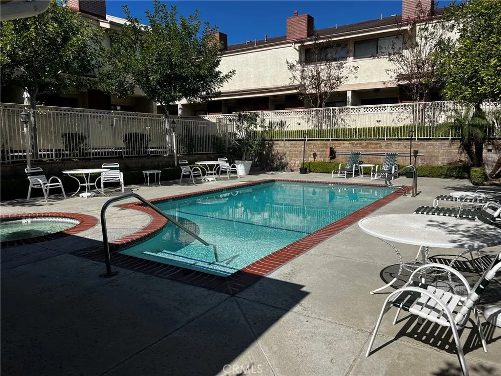 19451 Sherman Way #501 Reseda, CA 91335