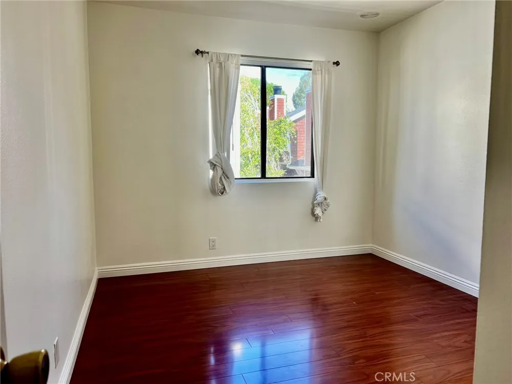 19451 Sherman Way #501 Reseda, CA 91335