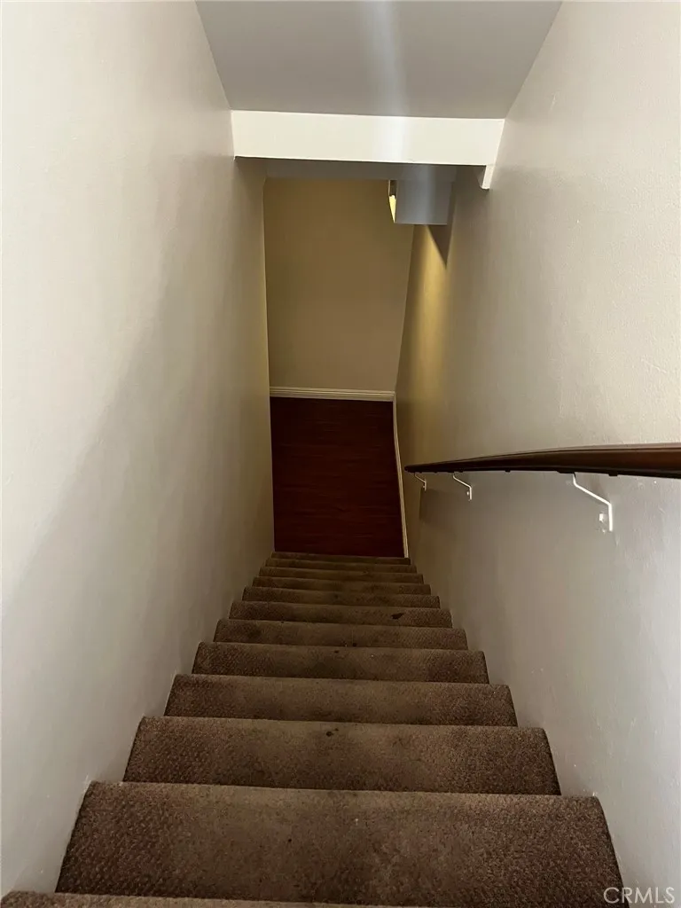 19451 Sherman Way #501 Reseda, CA 91335