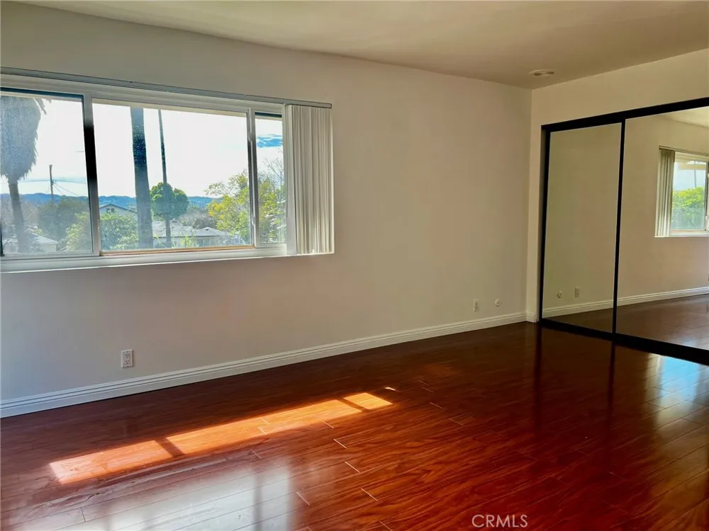 19451 Sherman Way #501 Reseda, CA 91335