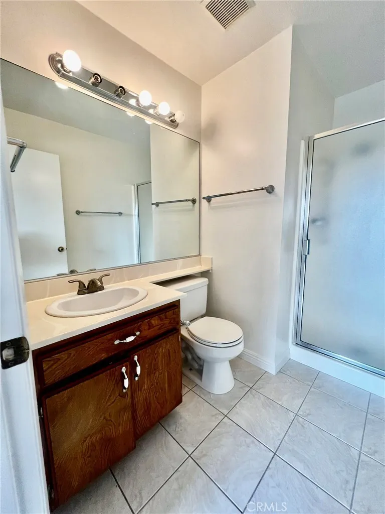 19451 Sherman Way #501 Reseda, CA 91335