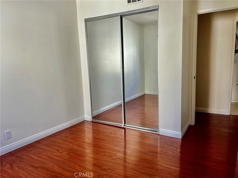 19451 Sherman Way #501 Reseda, CA 91335