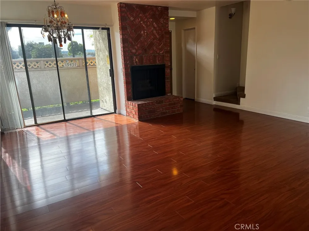19451 Sherman Way #501 Reseda, CA 91335