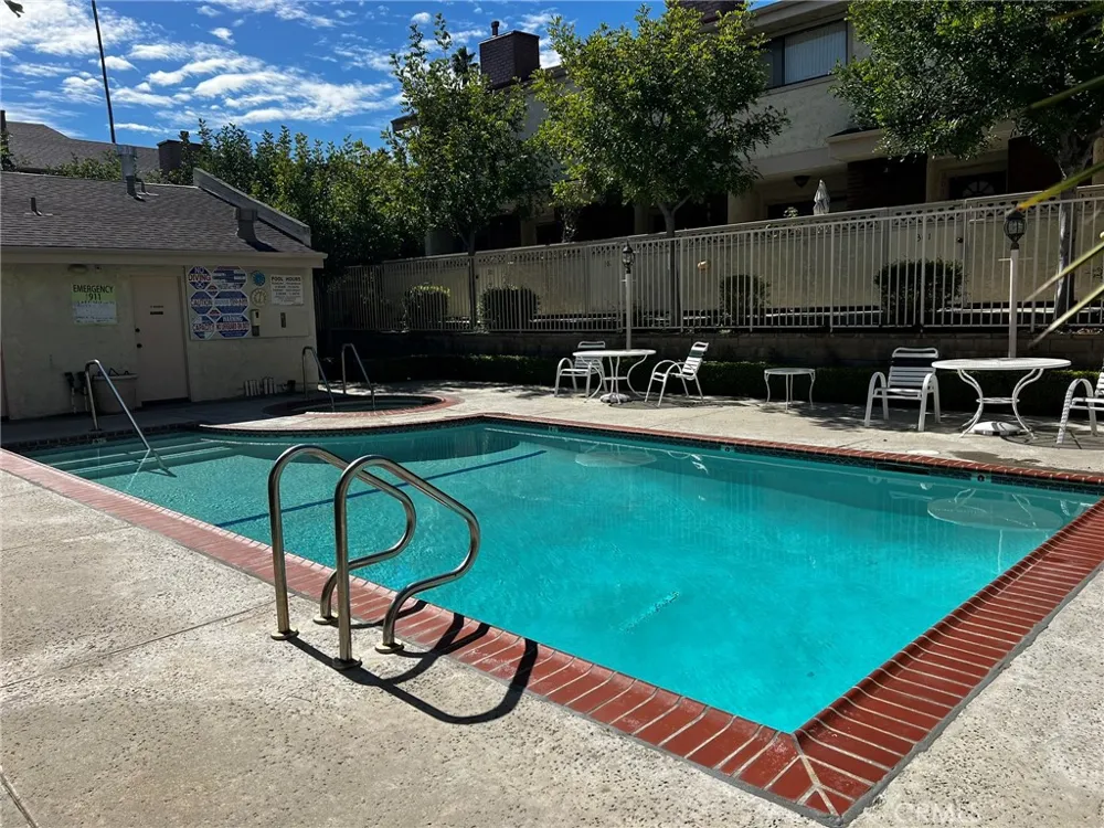 19451 Sherman Way #501 Reseda, CA 91335