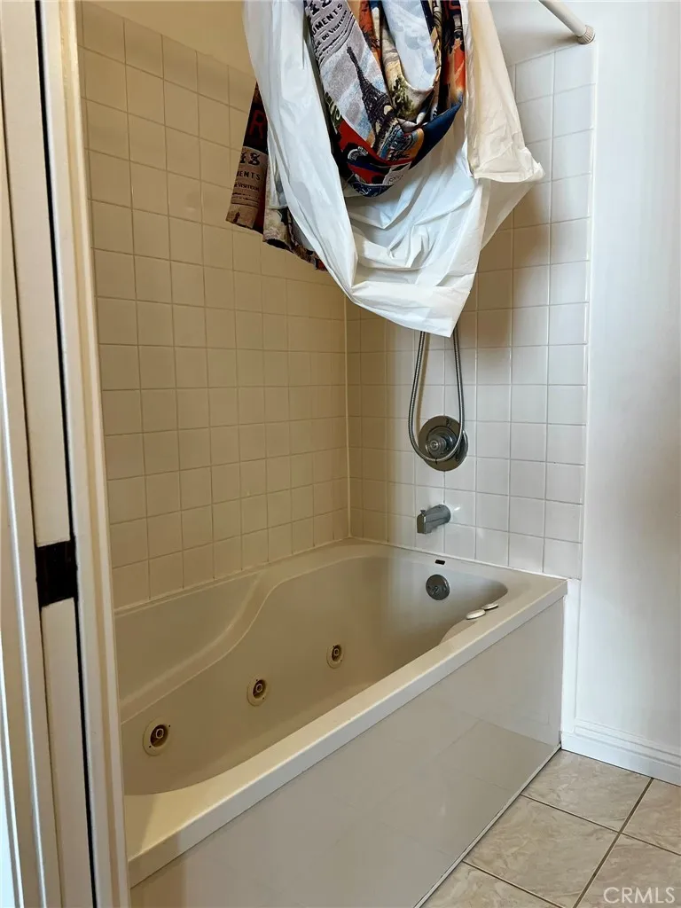 19451 Sherman Way #501 Reseda, CA 91335