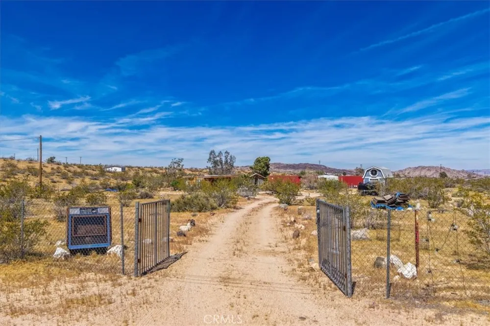 1022 Chuckawalla Road Landers, CA 92285
