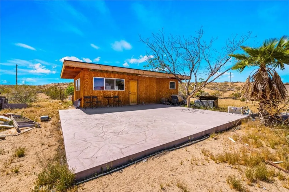 1022 Chuckawalla Road Landers, CA 92285