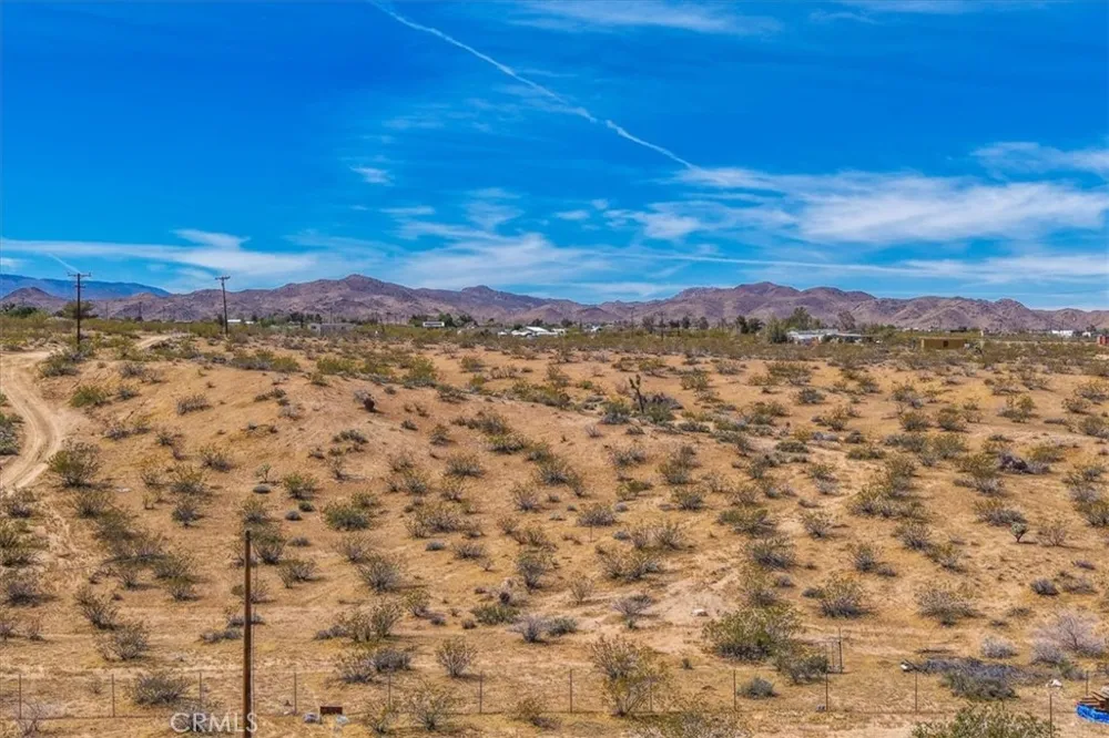 1022 Chuckawalla Road Landers, CA 92285