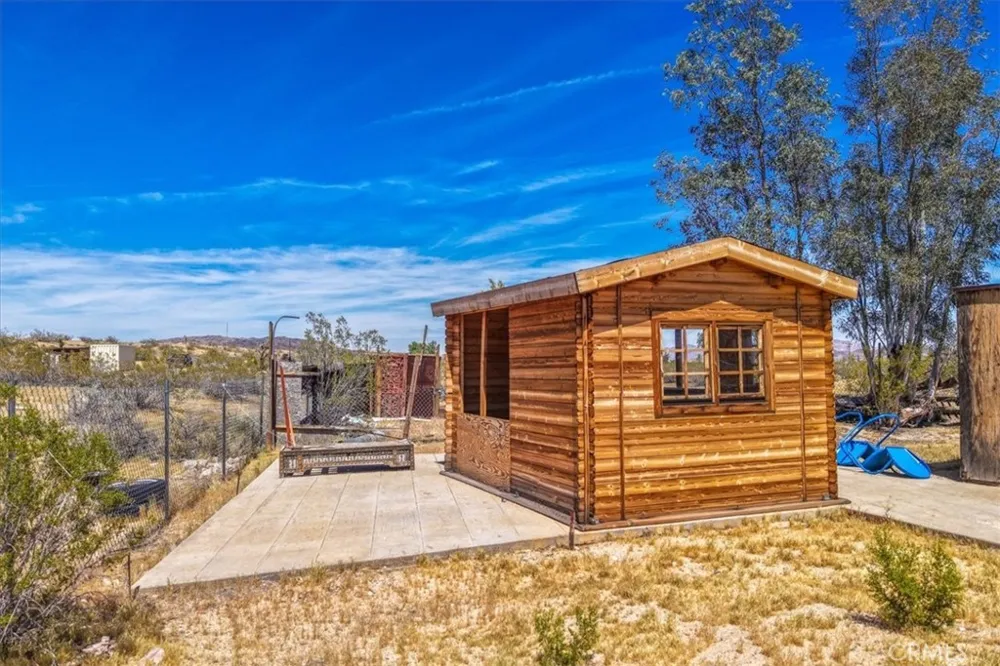 1022 Chuckawalla Road Landers, CA 92285
