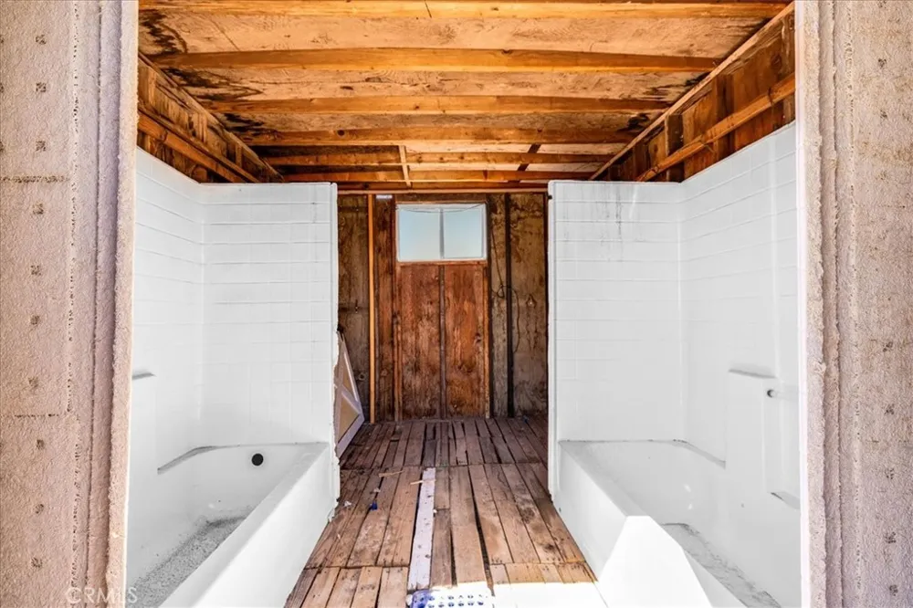 1022 Chuckawalla Road Landers, CA 92285
