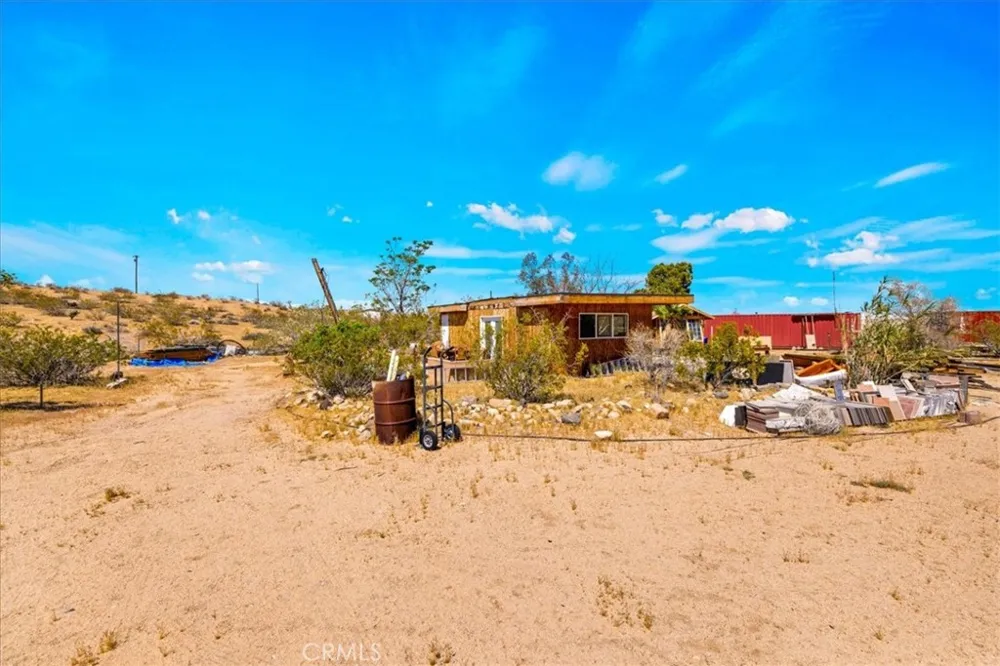 1022 Chuckawalla Road Landers, CA 92285