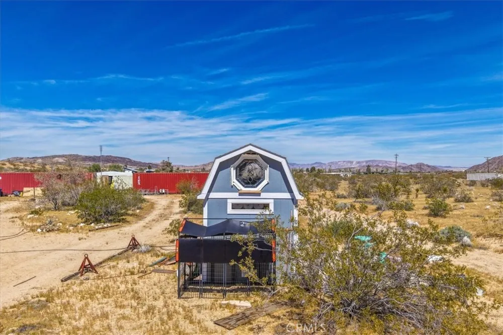 1022 Chuckawalla Road Landers, CA 92285