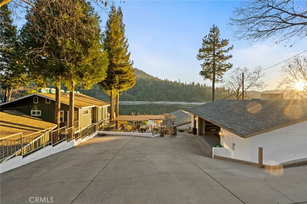 39118 Lake Drive Bass Lake, CA 93604