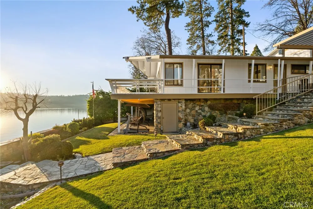 39118 Lake Drive Bass Lake, CA 93604