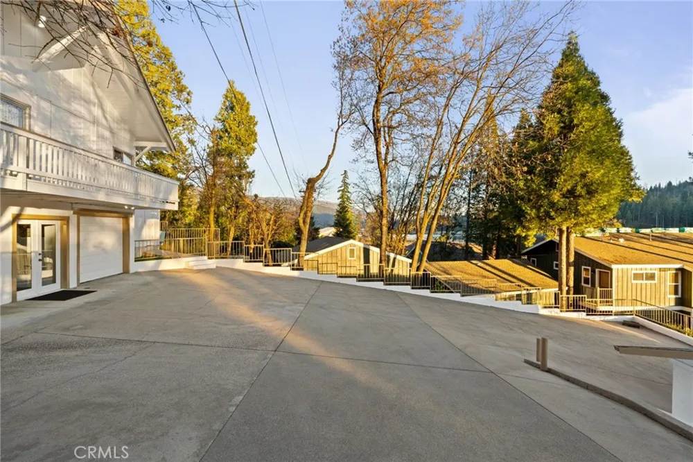 39118 Lake Drive Bass Lake, CA 93604