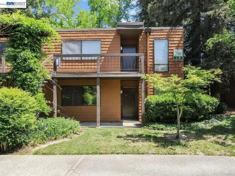 796 Woodside Ln #1 Sacramento, CA 95825