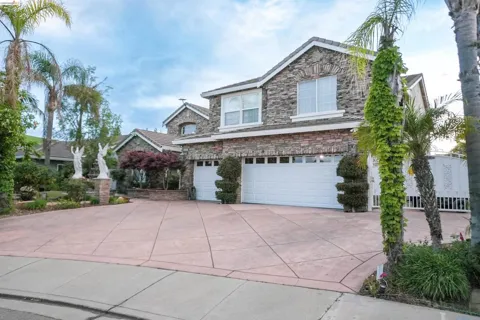 5230 E Henderson CT