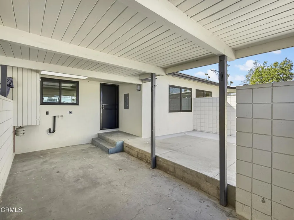 61 Redwood Avenue Ventura, CA 93003