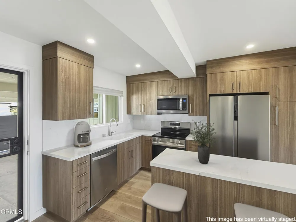 61 Redwood Avenue Ventura, CA 93003