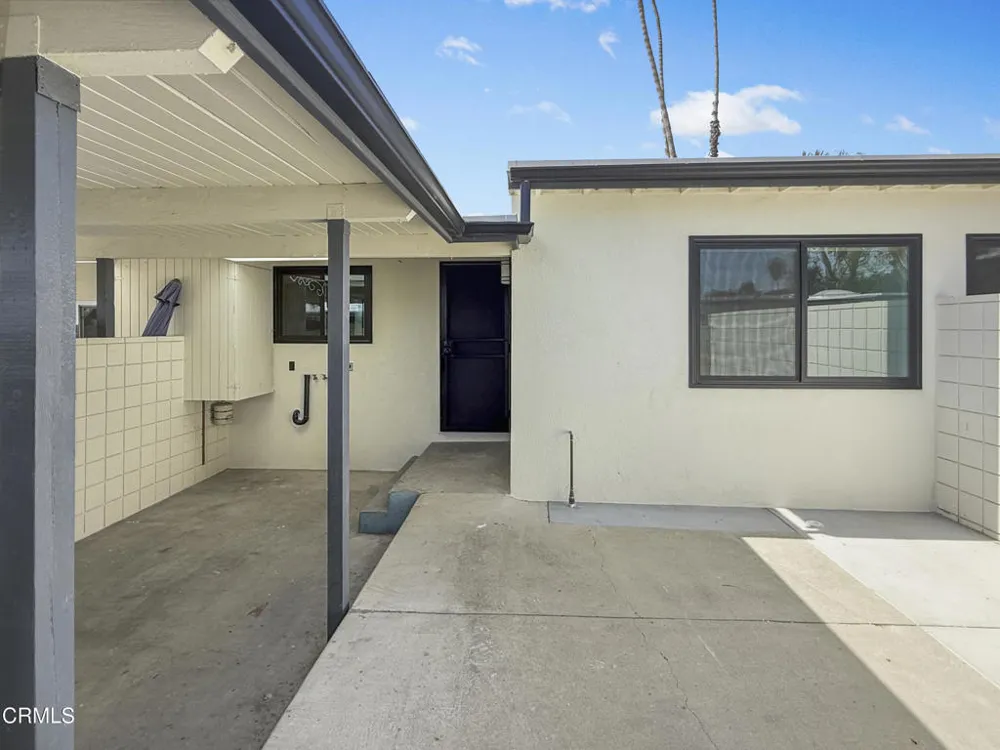 61 Redwood Avenue Ventura, CA 93003
