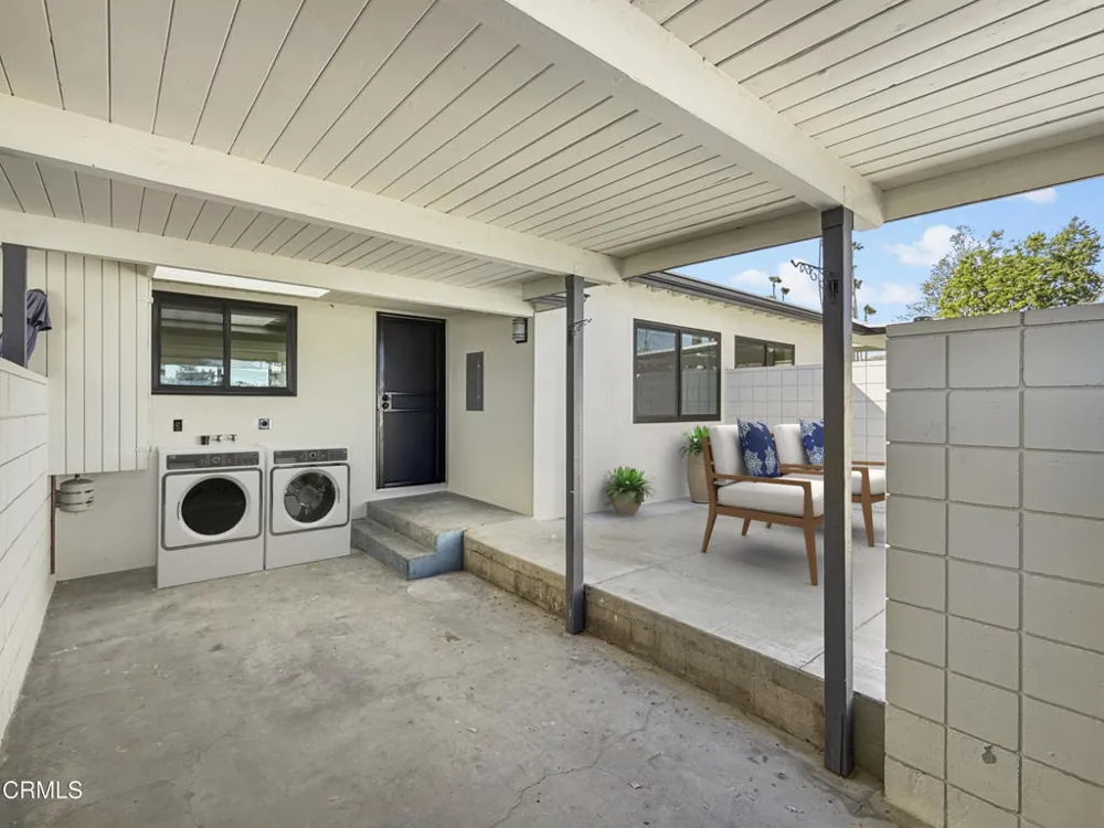 61 Redwood Avenue Ventura, CA 93003