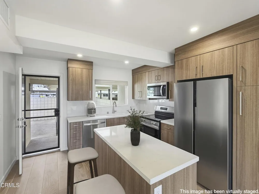 61 Redwood Avenue Ventura, CA 93003