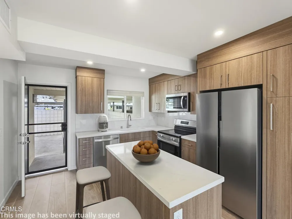 61 Redwood Avenue Ventura, CA 93003