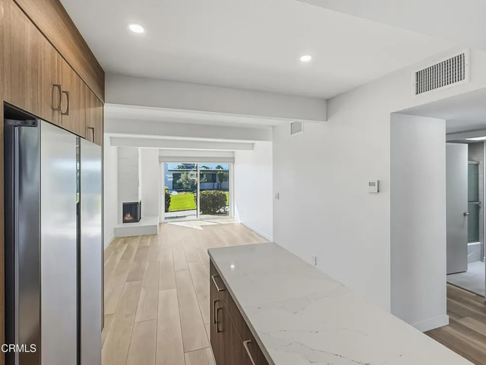 61 Redwood Avenue Ventura, CA 93003