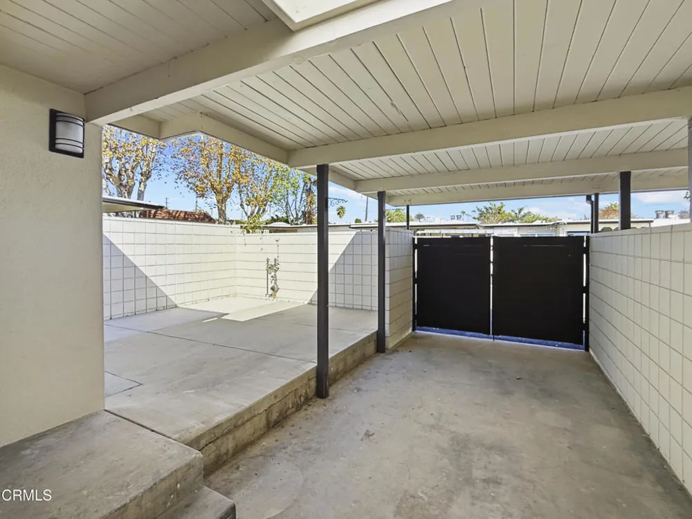 61 Redwood Avenue Ventura, CA 93003