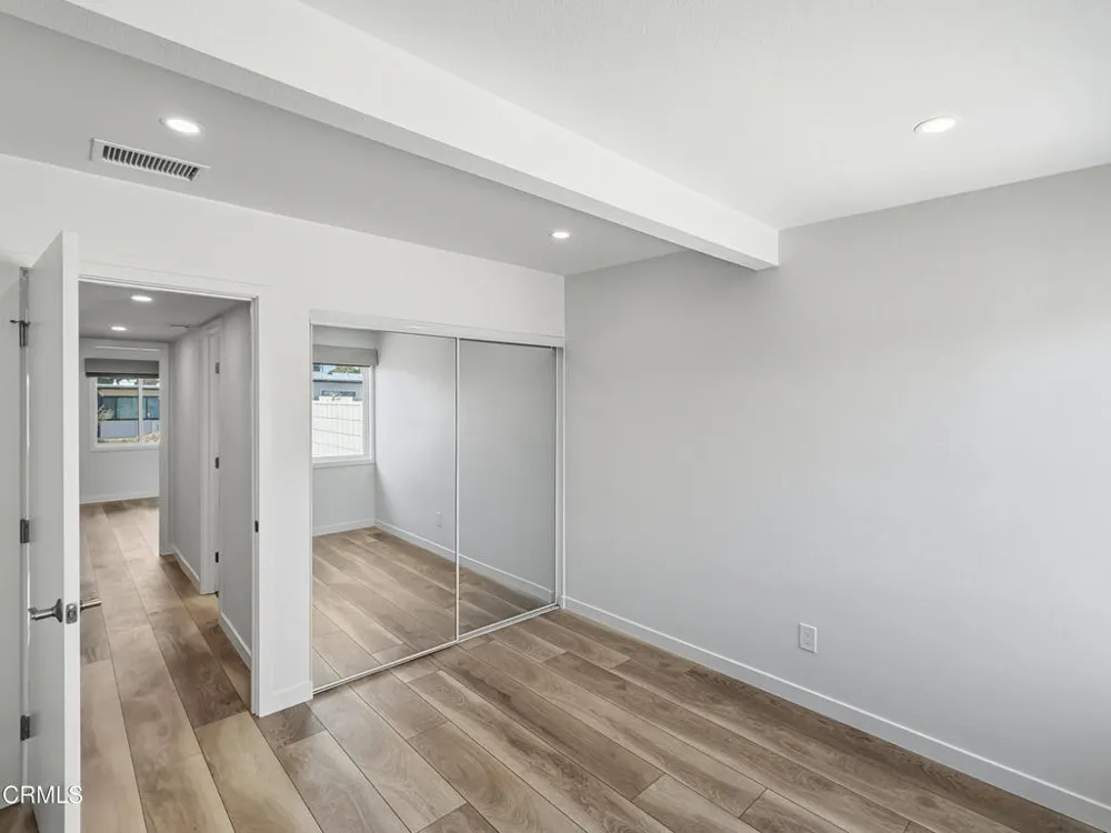 61 Redwood Avenue Ventura, CA 93003