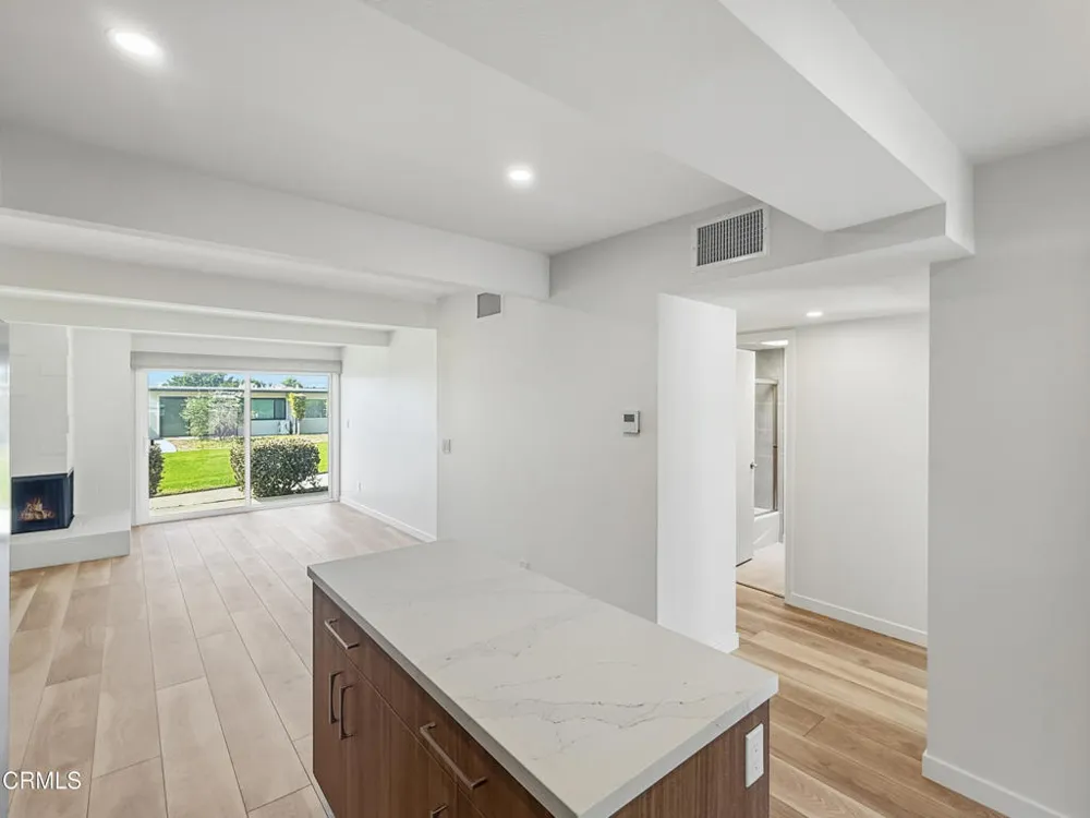 61 Redwood Avenue Ventura, CA 93003