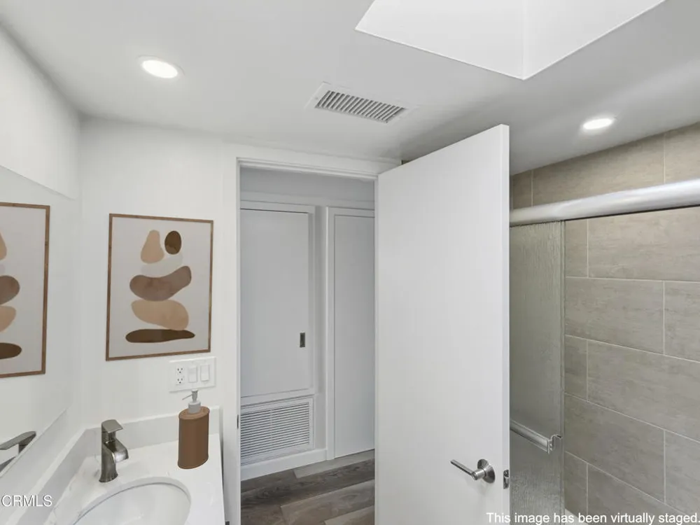 61 Redwood Avenue Ventura, CA 93003