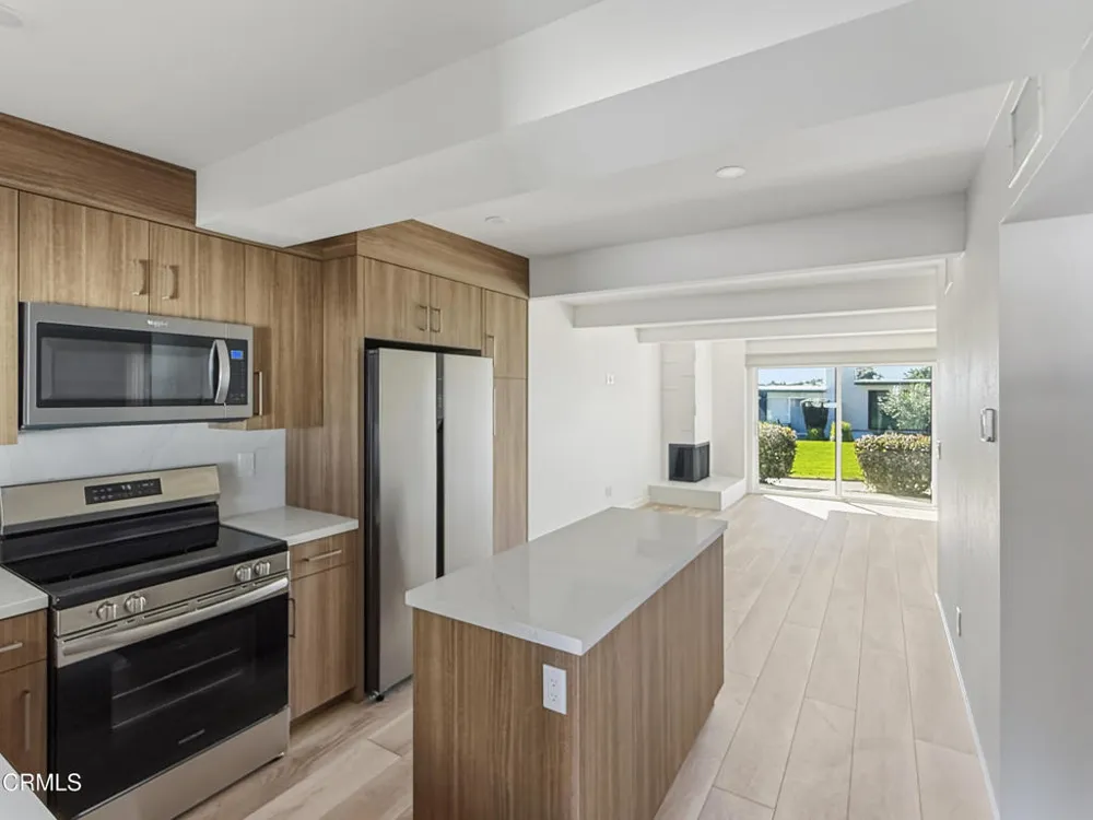 61 Redwood Avenue Ventura, CA 93003