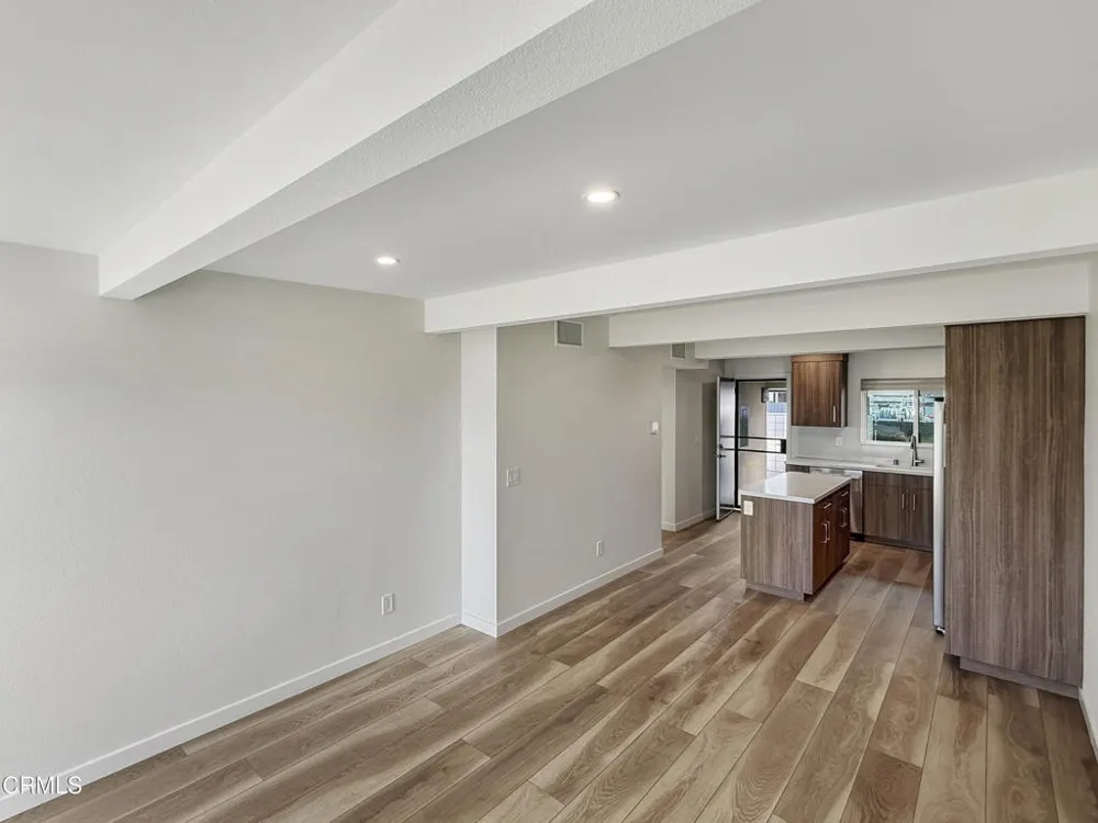 61 Redwood Avenue Ventura, CA 93003
