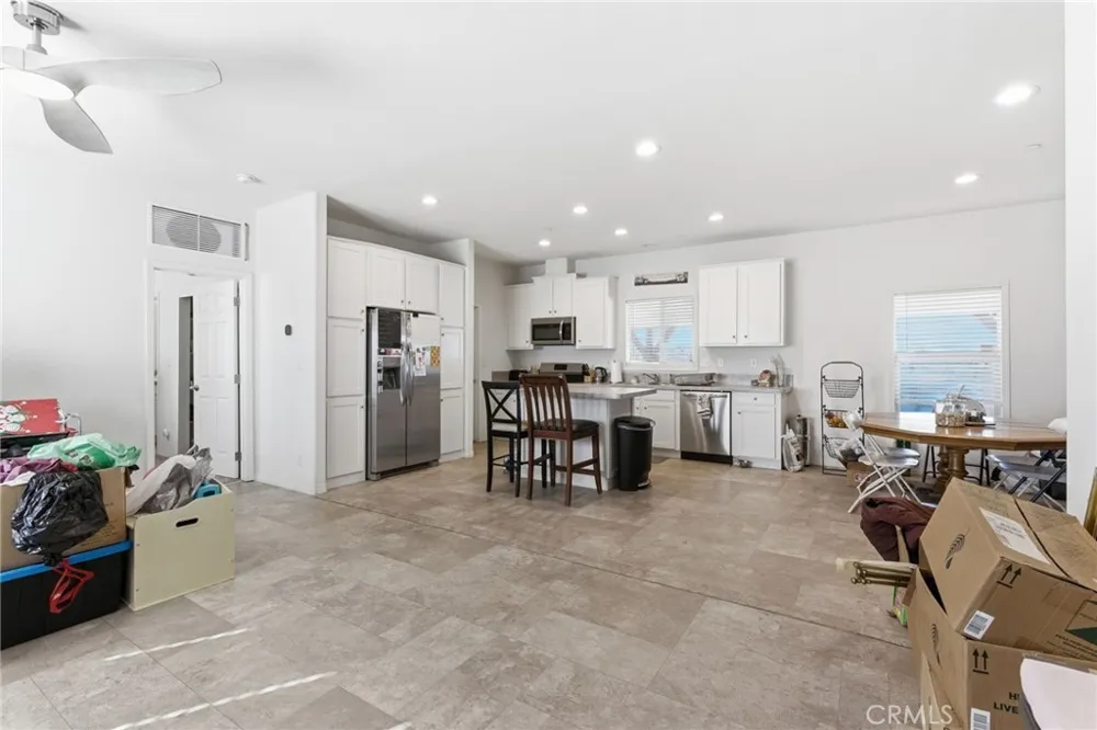 11074 Redwood Pinon Hills, CA 92372