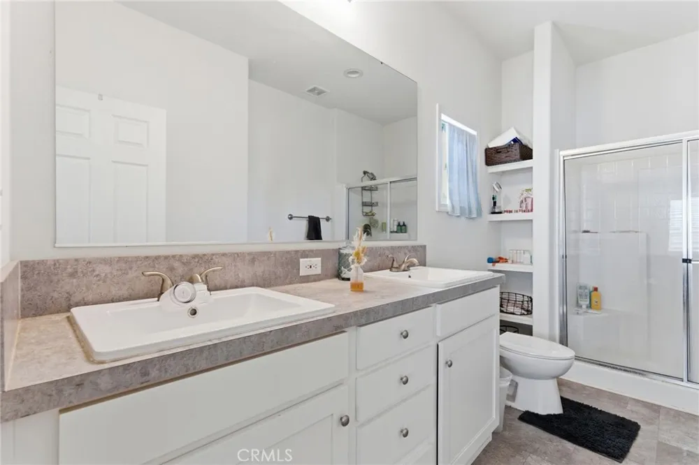11074 Redwood Pinon Hills, CA 92372